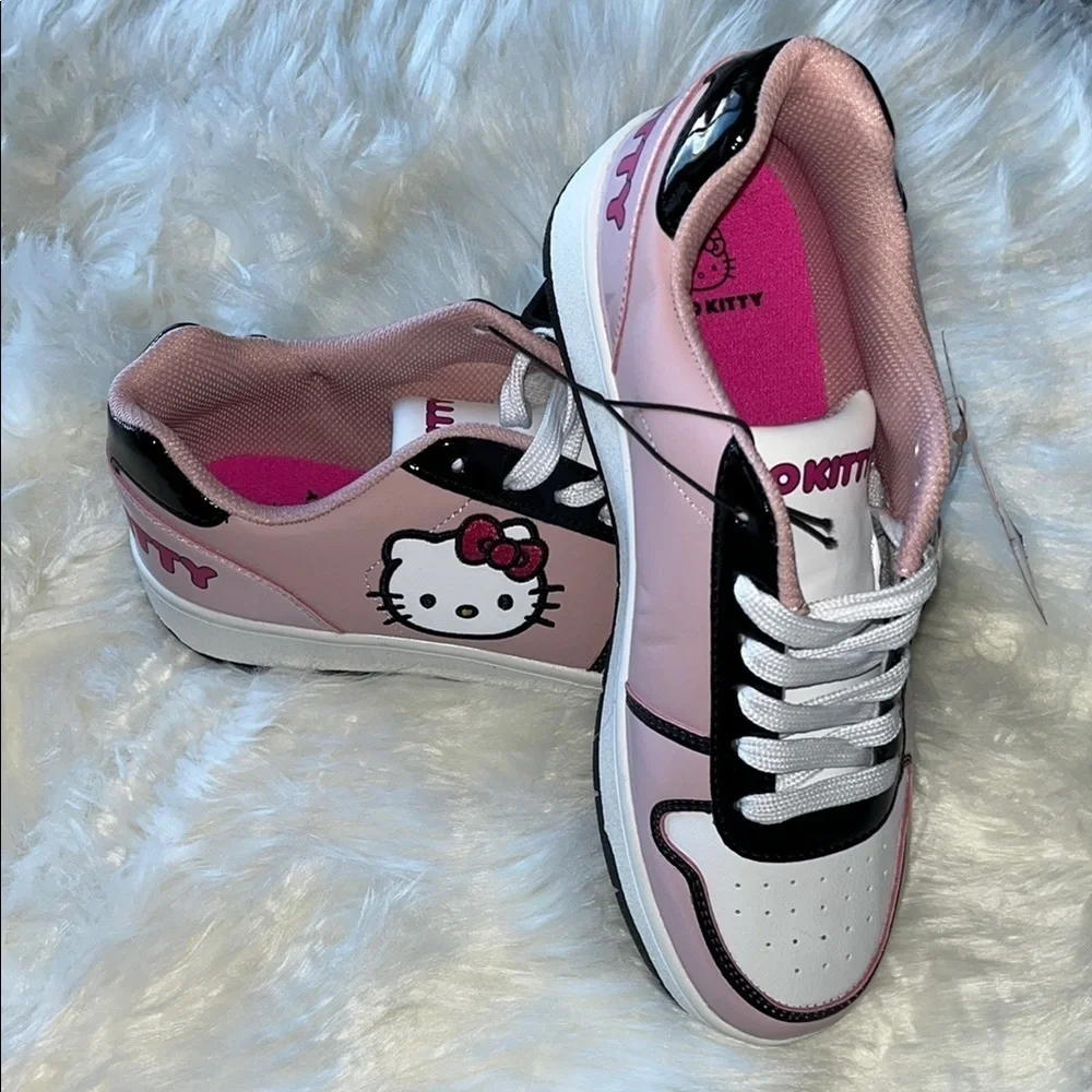 🆕 Sanrio Hello Kitty Sneakers Size 8